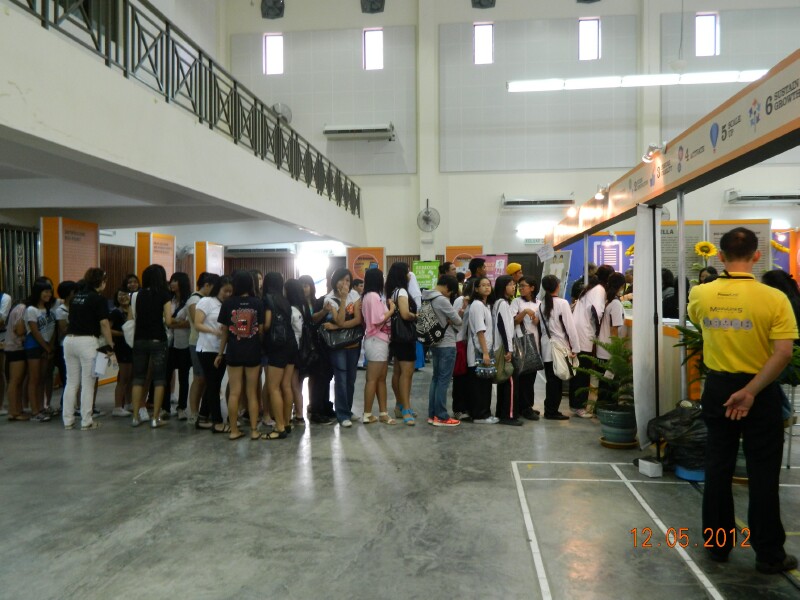 Queing up at the registration Queing up at the registration