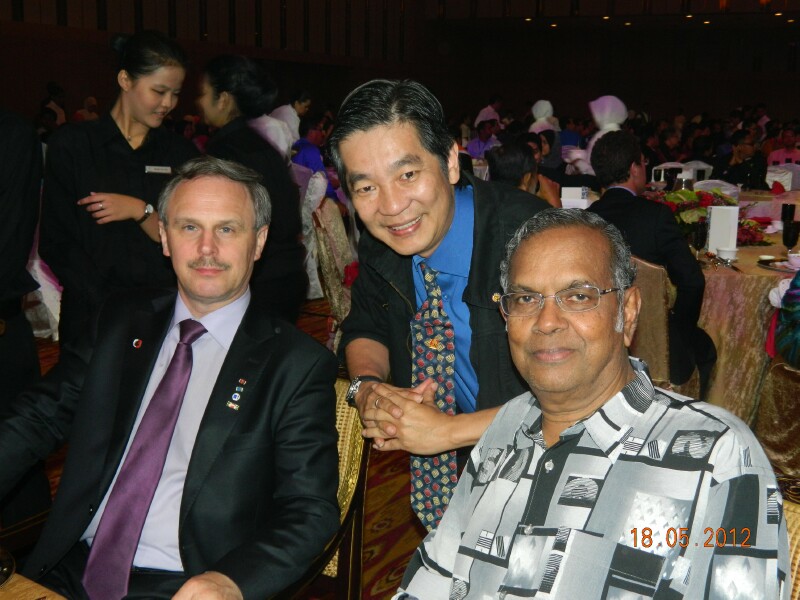 With Dato V Kandan With Dato V Kandan