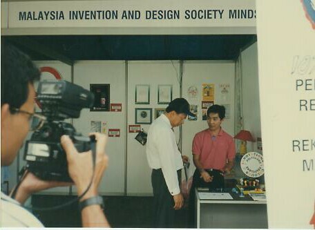 Exhibitions-MINDS-ScienceWeek-1996-2